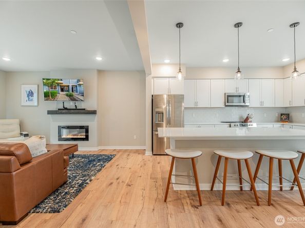 6633 NE 188th Court 5, Kenmore WA 98028