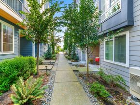 6633 NE 188th Court 5, Kenmore WA 98028