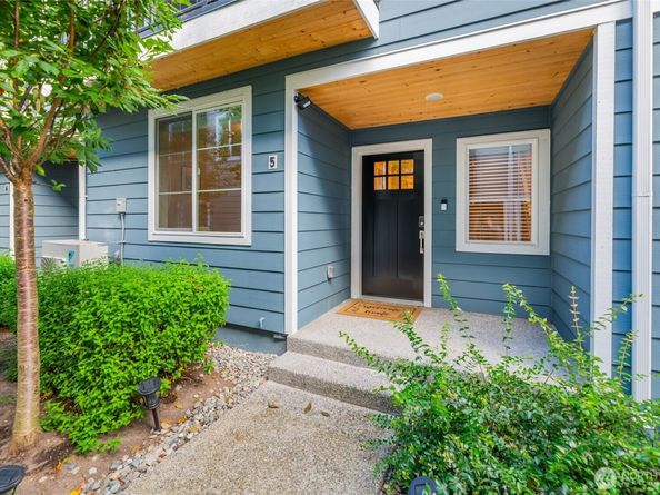 6633 NE 188th Court 5, Kenmore WA 98028