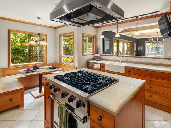 235 10th Avenue W, Kirkland WA 98033
