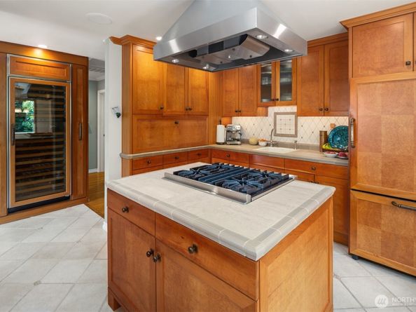 235 10th Avenue W, Kirkland WA 98033