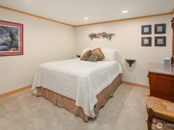 235 10th Avenue W, Kirkland WA 98033
