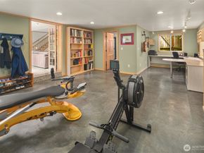 235 10th Avenue W, Kirkland WA 98033