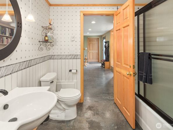 235 10th Avenue W, Kirkland WA 98033