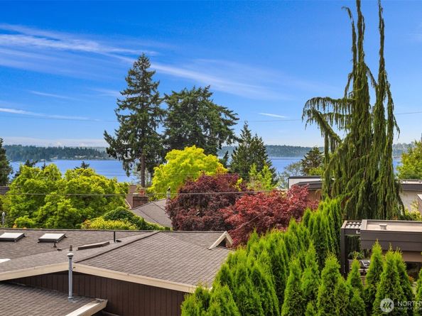 235 10th Avenue W, Kirkland WA 98033