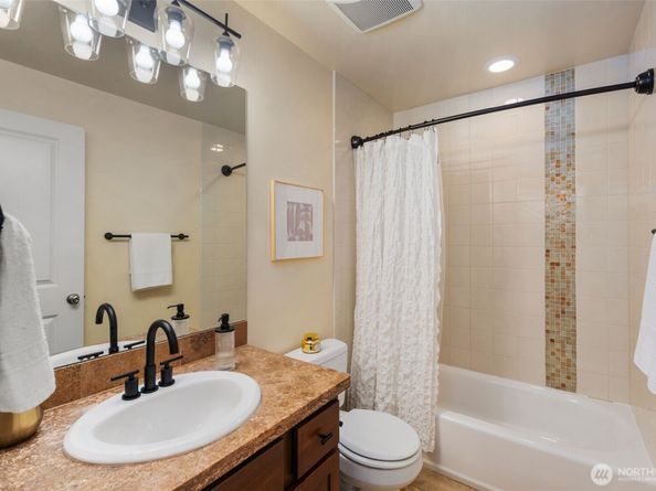 1609 California Avenue SW A, Seattle WA 98116