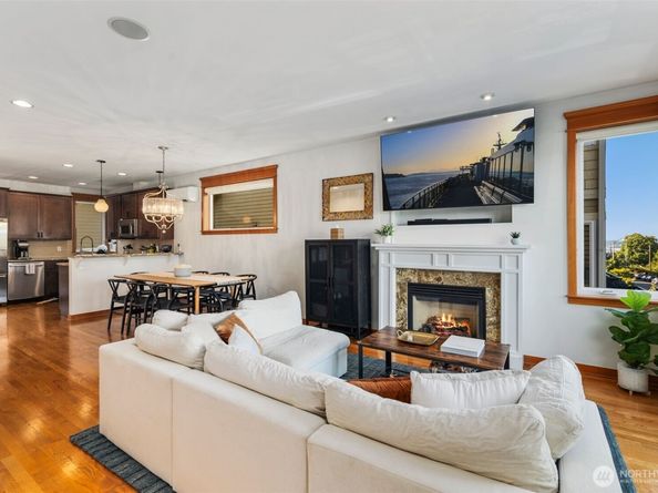 1609 California Avenue SW A, Seattle WA 98116