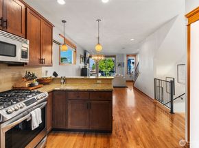 1609 California Avenue SW A, Seattle WA 98116