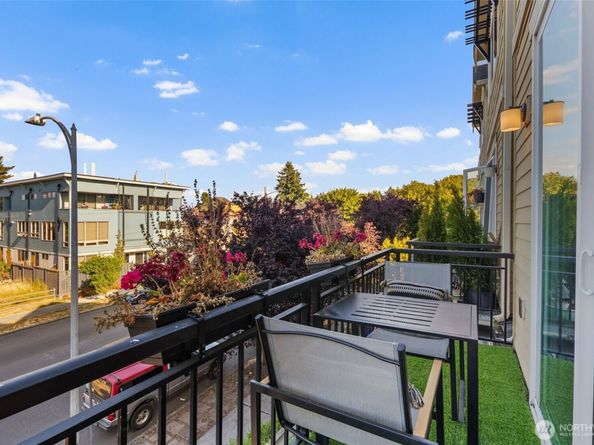 1609 California Avenue SW A, Seattle WA 98116