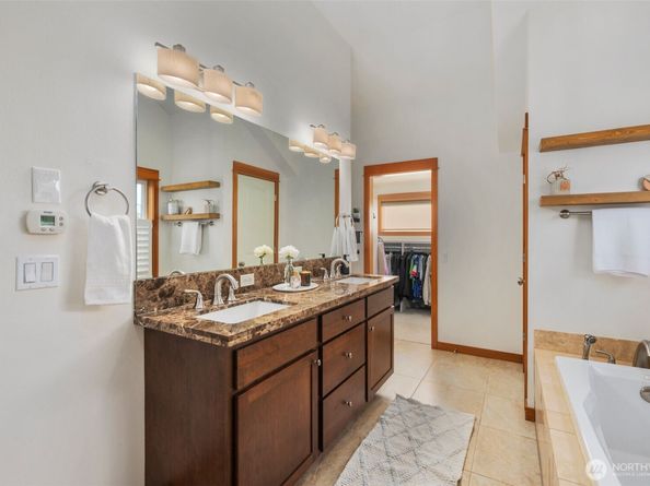 1609 California Avenue SW A, Seattle WA 98116