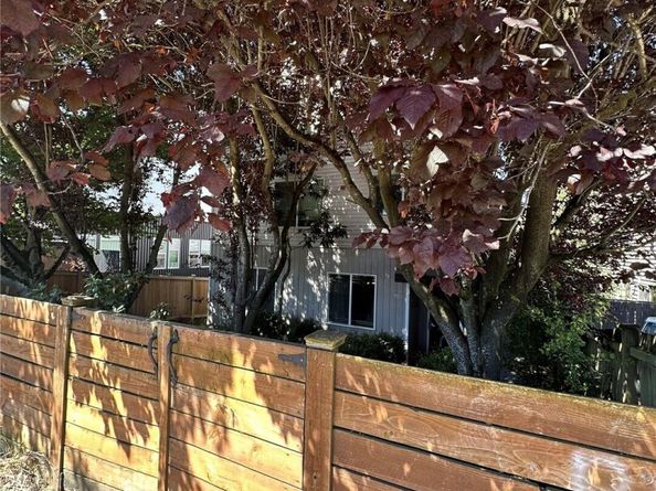 10511 Midvale Avenue N 202, Seattle WA 98133