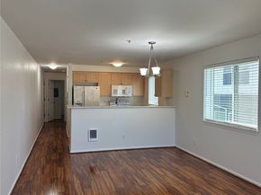 10511 Midvale Avenue N 202, Seattle WA 98133