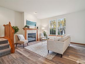 22727 NE 4th Place 117, Sammamish WA 98074