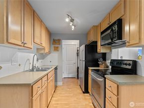 8017 234th Street SW 325, Edmonds WA 98026