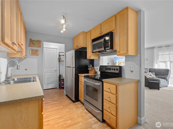 8017 234th Street SW 325, Edmonds WA 98026