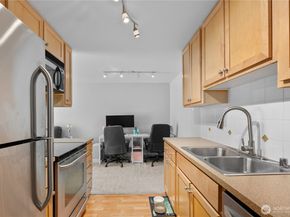 8017 234th Street SW 325, Edmonds WA 98026