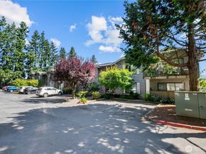 8017 234th Street SW 325, Edmonds WA 98026