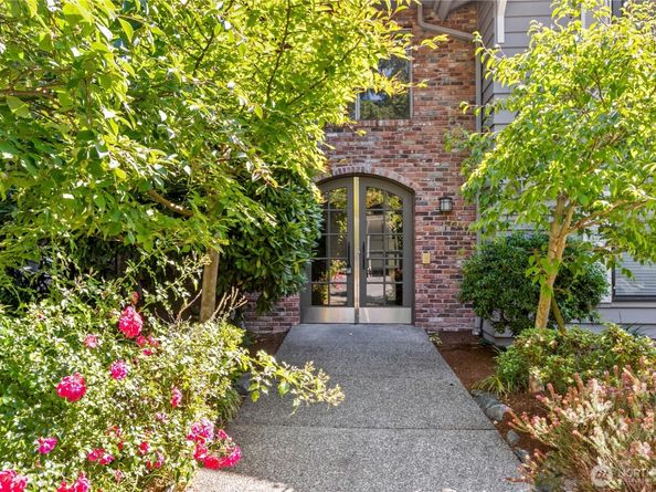 8017 234th Street SW 325, Edmonds WA 98026