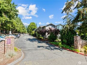8017 234th Street SW 325, Edmonds WA 98026