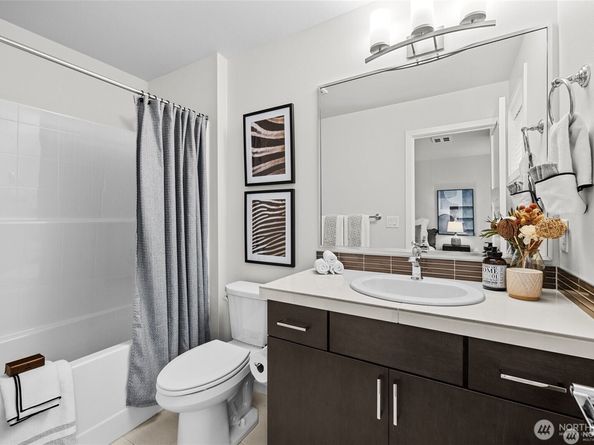 7629 NE 122nd Court 7, Kirkland WA 98034