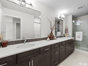 7629 NE 122nd Court 7, Kirkland WA 98034