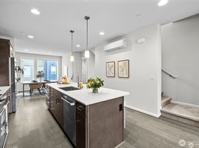 7629 NE 122nd Court 7, Kirkland WA 98034