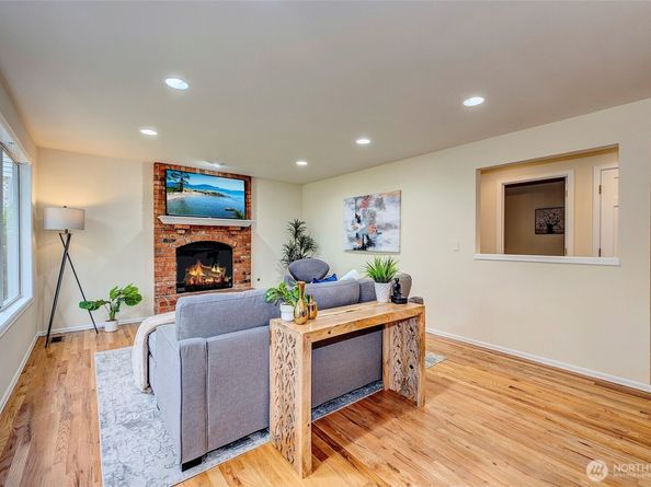 5044 157th Court NE, Redmond WA 98052
