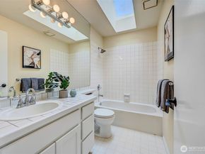 5044 157th Court NE, Redmond WA 98052