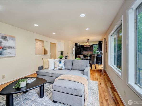 5044 157th Court NE, Redmond WA 98052