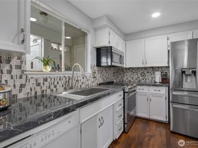 747 37th Street SE 9A, Auburn WA 98002