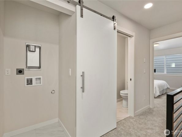 105 C NW 39th Street, Seattle WA 98107