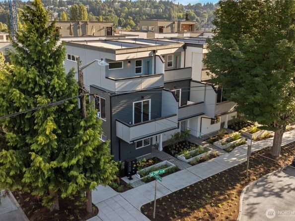 105 C NW 39th Street, Seattle WA 98107