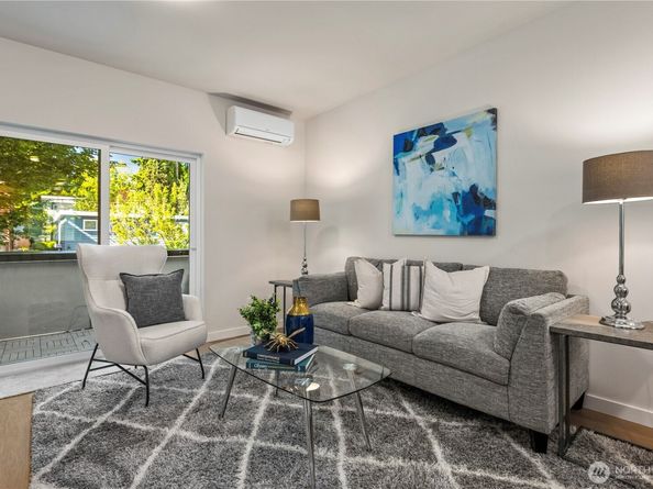 105 C NW 39th Street, Seattle WA 98107