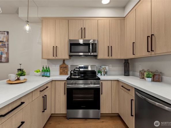 105 C NW 39th Street, Seattle WA 98107