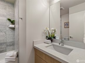 105 C NW 39th Street, Seattle WA 98107