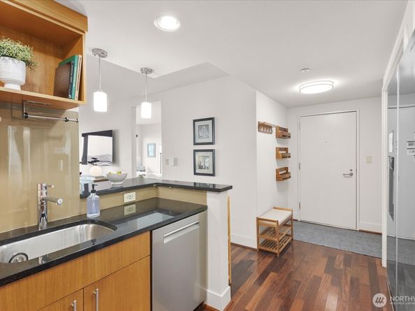 1415 2nd Avenue NE 1801, Seattle WA 98101