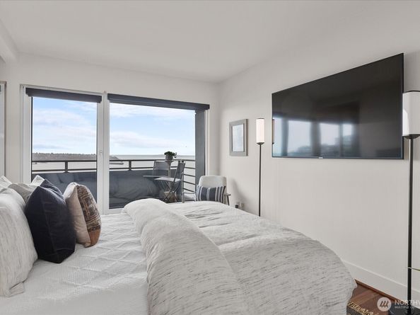 1415 2nd Avenue NE 1801, Seattle WA 98101