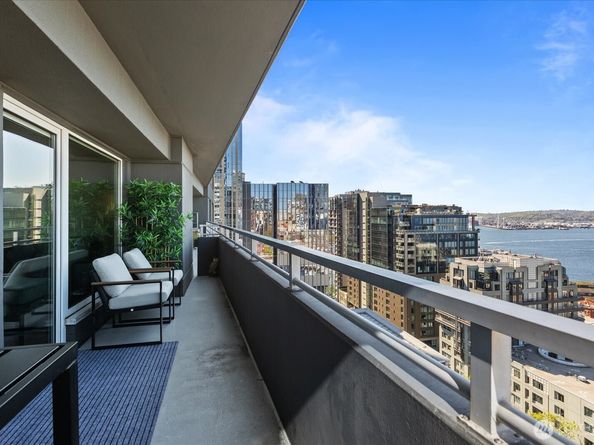 1415 2nd Avenue NE 1801, Seattle WA 98101