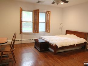586 Hillside Street, Ridgefield NJ 07657