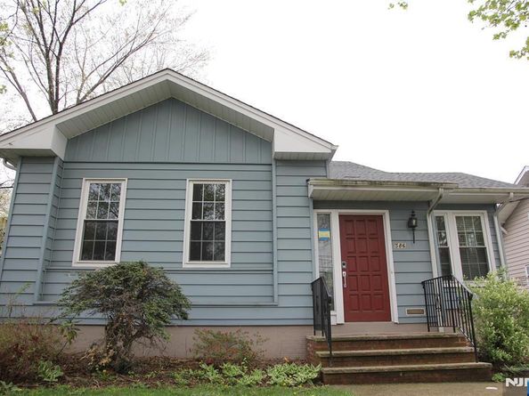 586 Hillside Street, Ridgefield NJ 07657