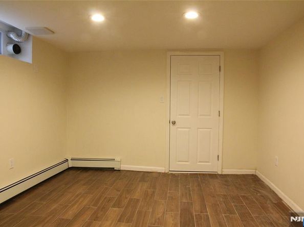 586 Hillside Street, Ridgefield NJ 07657