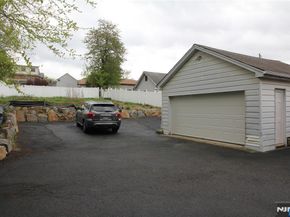 586 Hillside Street, Ridgefield NJ 07657