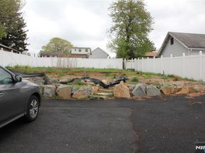 586 Hillside Street, Ridgefield NJ 07657