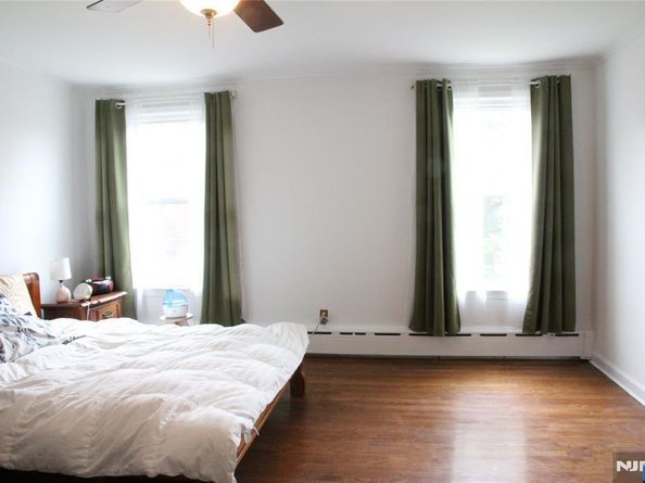 586 Hillside Street, Ridgefield NJ 07657