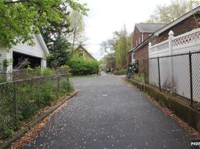 586 Hillside Street, Ridgefield NJ 07657