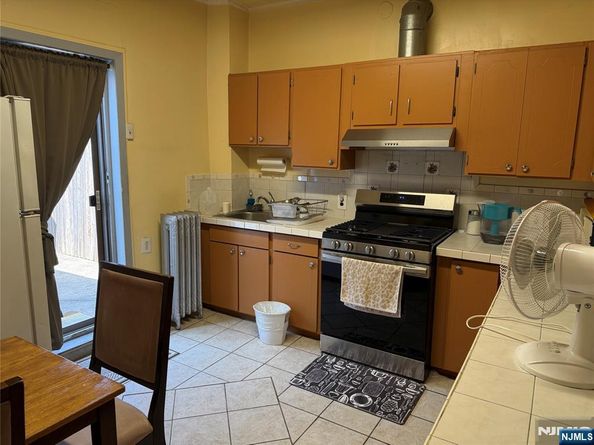 165 Lincoln Street, Jersey City NJ 07307