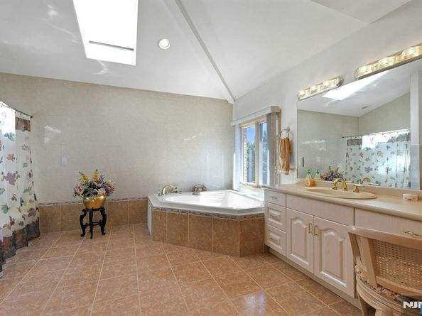 480 Morse Avenue, Ridgefield NJ 07657