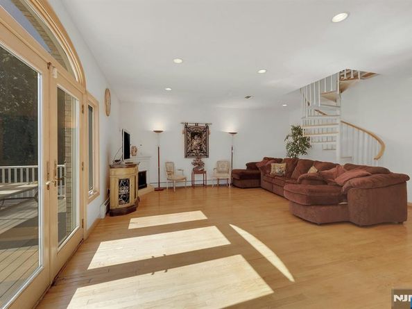 480 Morse Avenue, Ridgefield NJ 07657