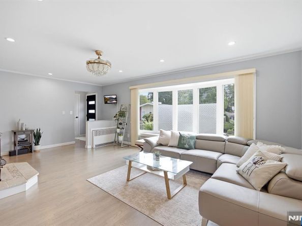 1047 Inwood Terrace, Fort Lee NJ 07024
