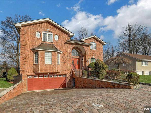 411 Fairway Drive, Leonia NJ 07605